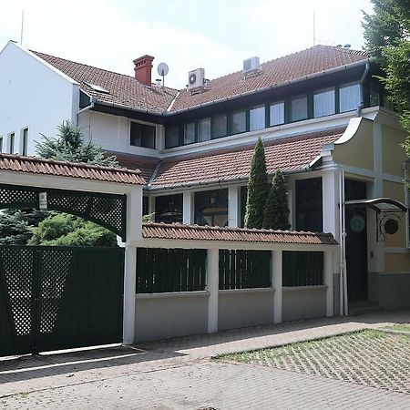 Szlovak Panzio Hotel Bekescsaba Ngoại thất bức ảnh