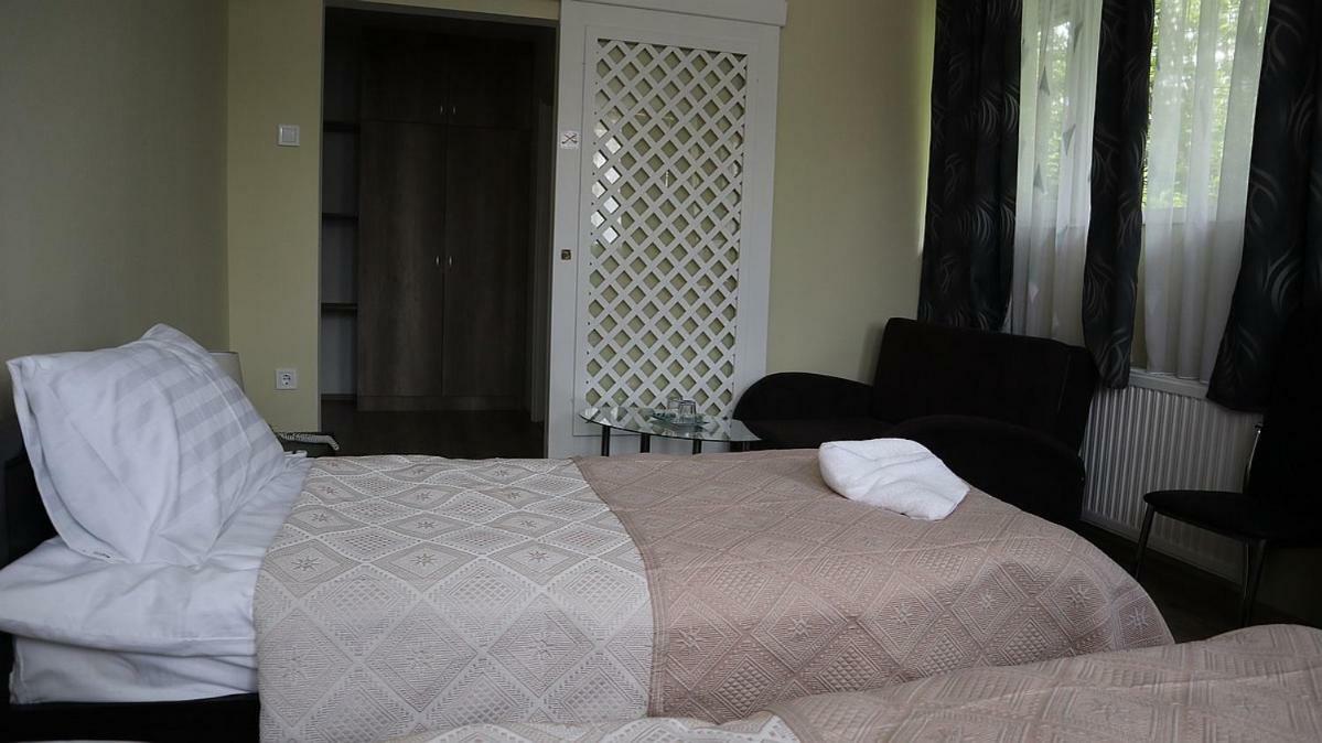 Szlovak Panzio Hotel Bekescsaba Ngoại thất bức ảnh