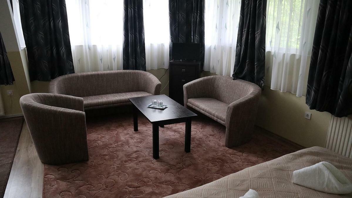 Szlovak Panzio Hotel Bekescsaba Ngoại thất bức ảnh