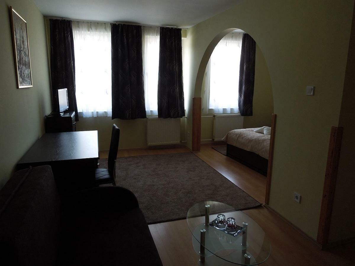Szlovak Panzio Hotel Bekescsaba Ngoại thất bức ảnh