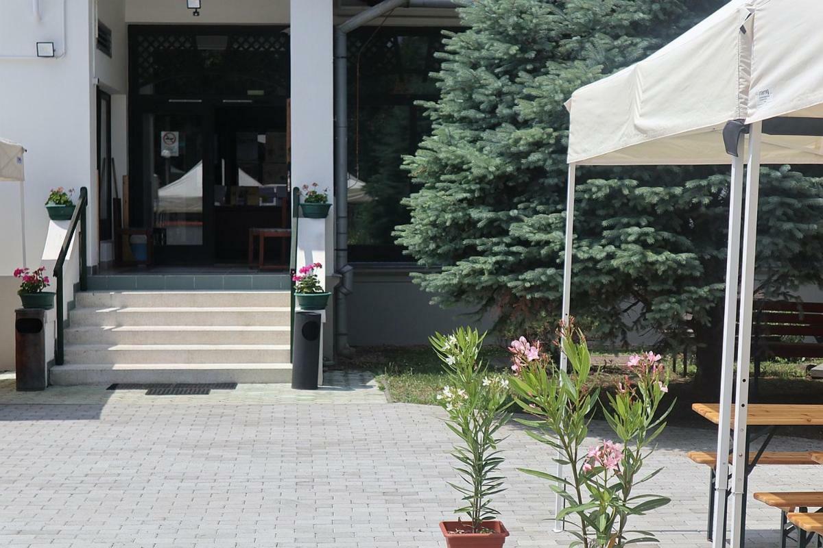 Szlovak Panzio Hotel Bekescsaba Ngoại thất bức ảnh