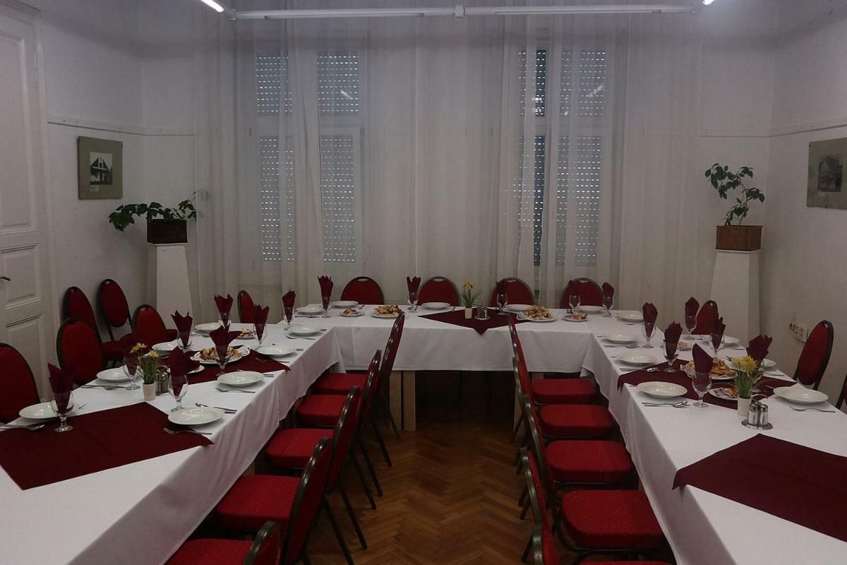 Szlovak Panzio Hotel Bekescsaba Ngoại thất bức ảnh