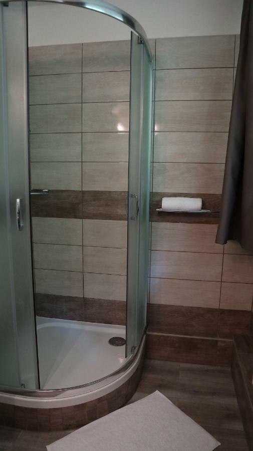 Szlovak Panzio Hotel Bekescsaba Ngoại thất bức ảnh